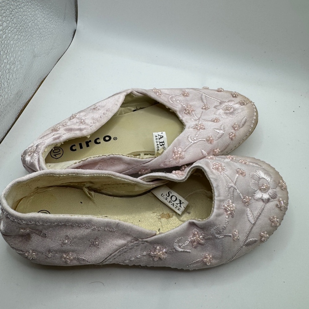 Circo Toddler Girls Size 10 Floral Beaded Kids Slippers Shoes - Light Pink